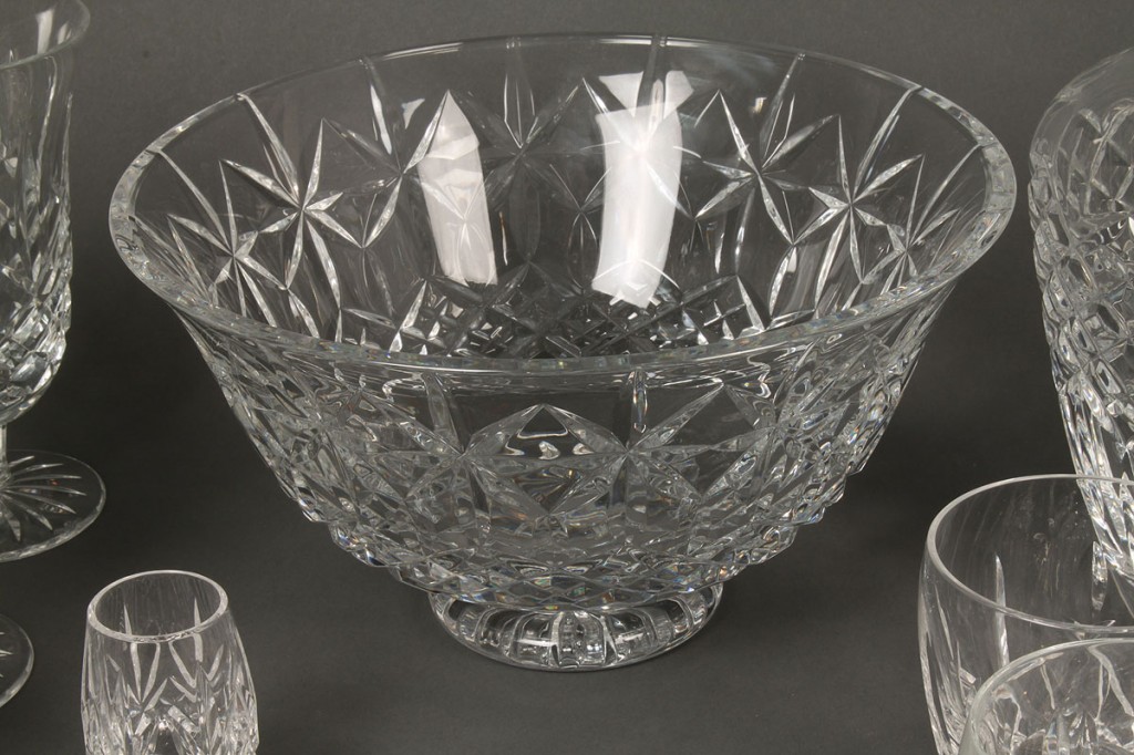 Lot 687: Waterford Crystal, 24 pieces inc. bowl & vase