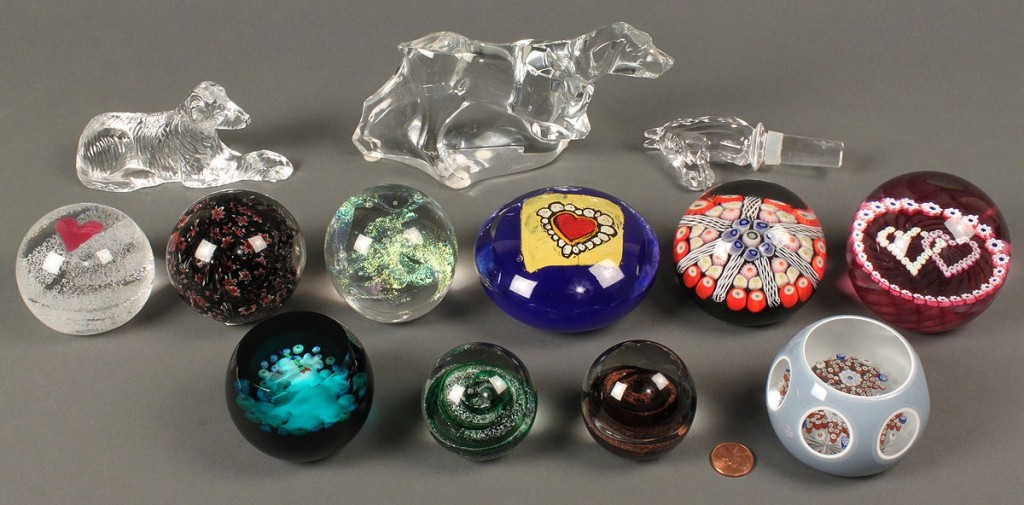 Lot 689: 12 glass items,paperweights, Baccarat, Waterford