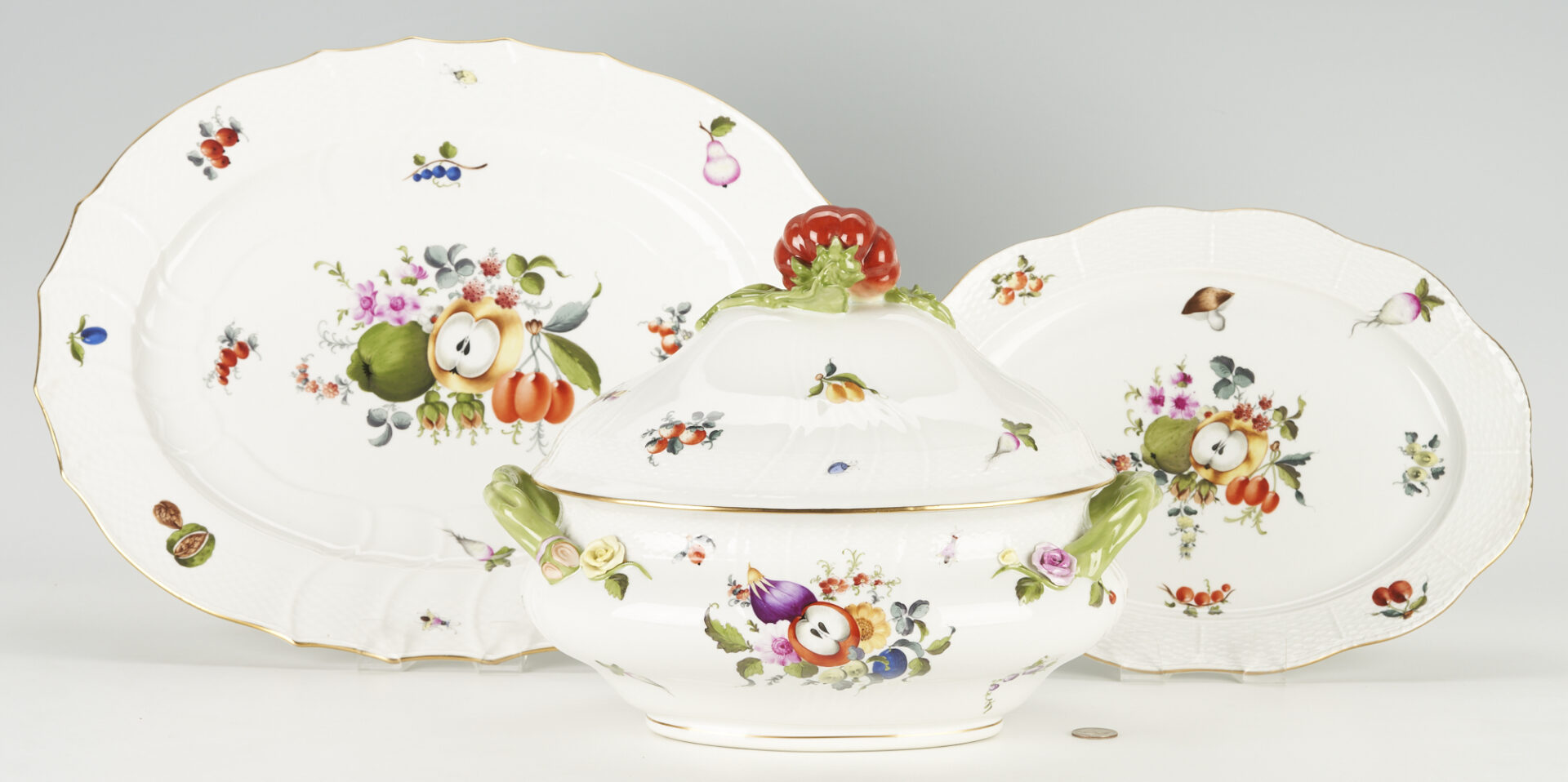Lot 217: 132 Pieces of Herend Porcelain, Fruits & Flowers Pattern