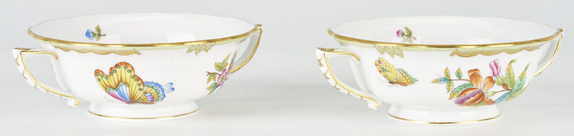 Lot 218: 58 pcs Herend Queen Victoria Porcelain Tableware, 1 Rothschild Bird