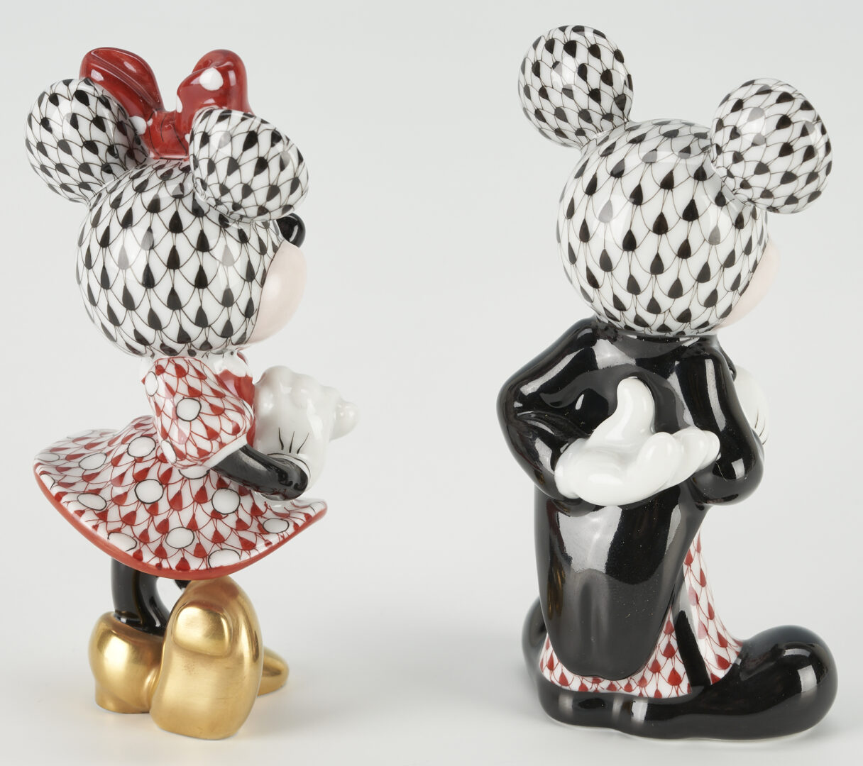 Lot 222: Herend Disney Figurines, Mickey & Minnie Mouse for Arribas