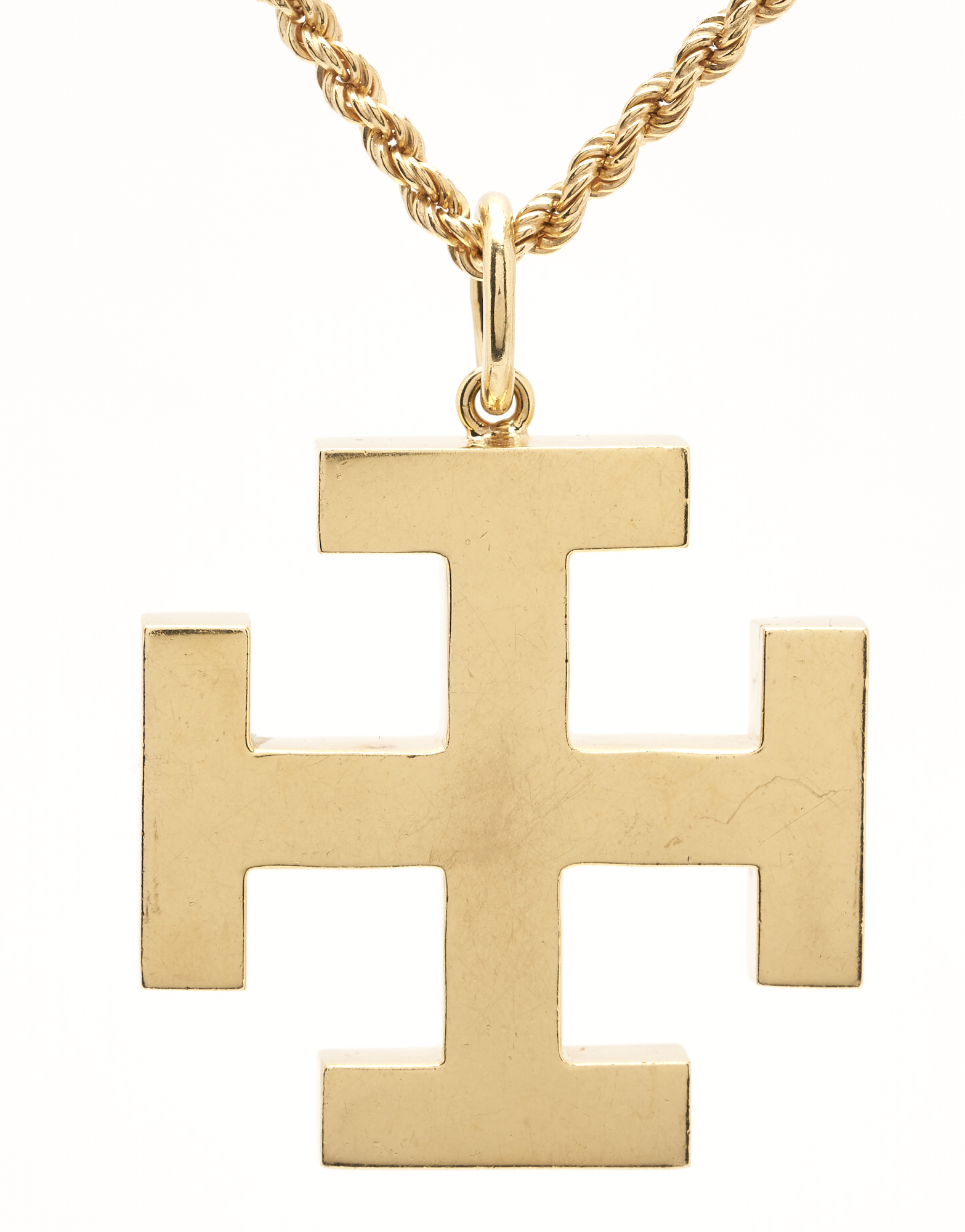 18 KARAT GOLD NECKLACE, TIFFANY & CO., WITH A RUSSIAN ORTHODOX CROSS PENDANT  The openwork gold chain spaced w… | 18 karat gold necklace, Ancient jewelry,  Pendant