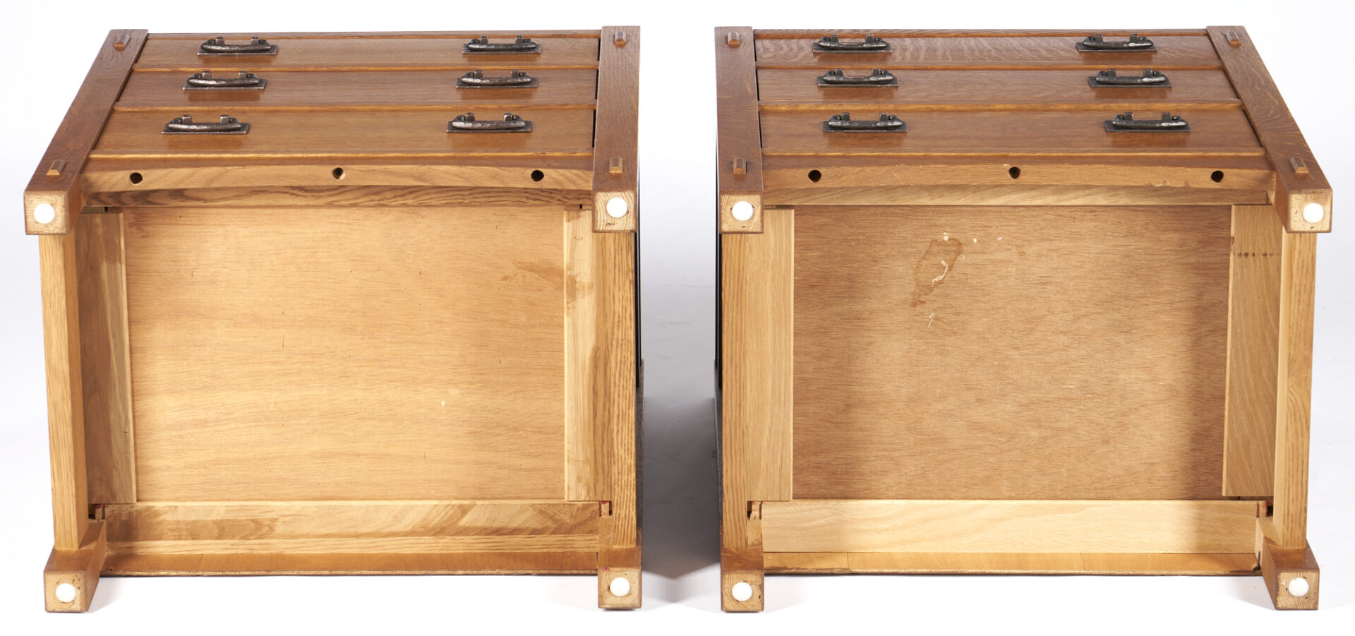 Lot 424: Stickley NY/Audi Mission Night Stands or Bedside Tables, Pair