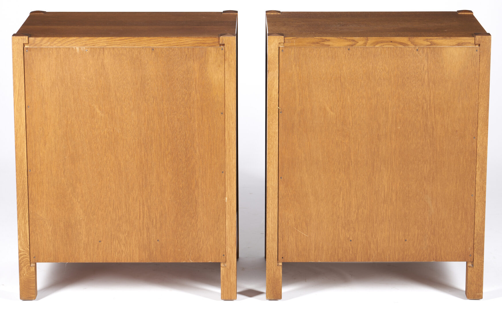 Lot 424: Stickley NY/Audi Mission Night Stands or Bedside Tables, Pair