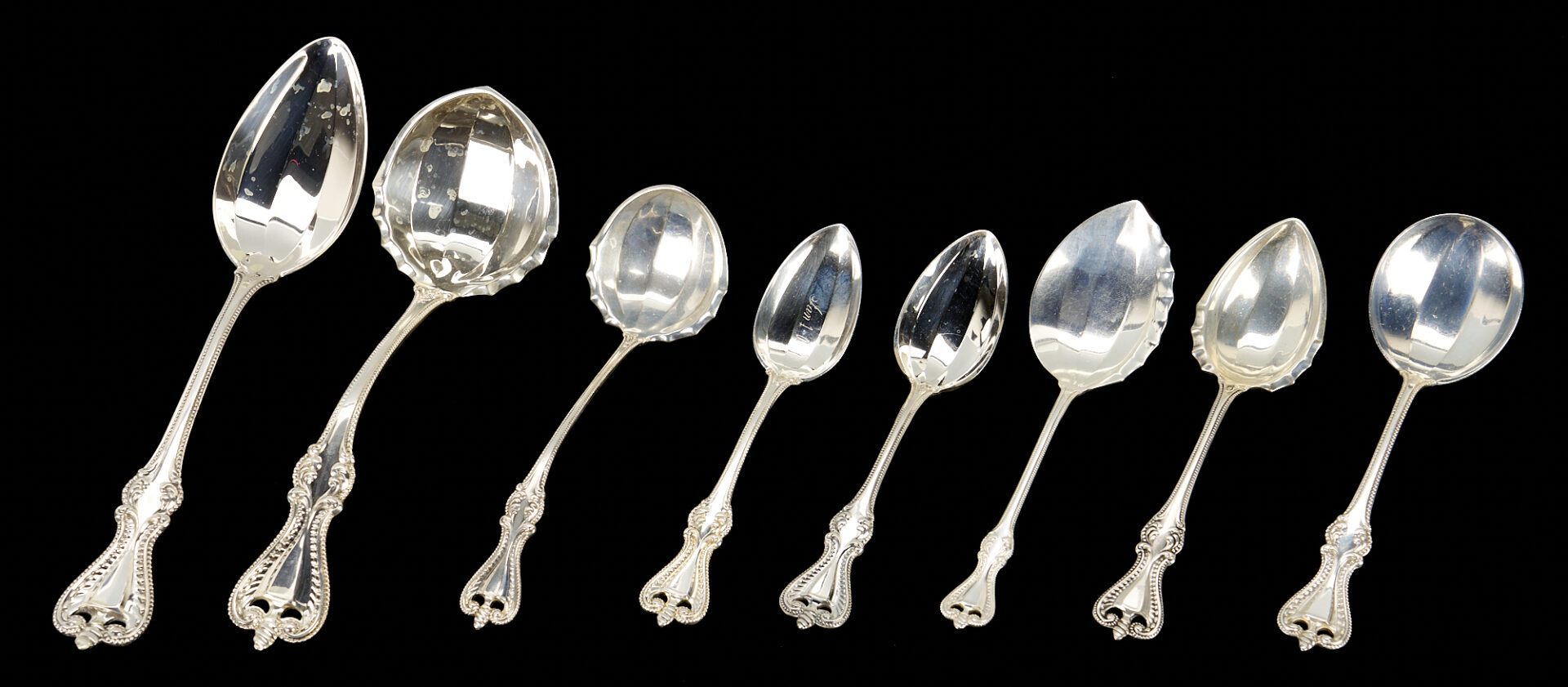 Lot 60: Towle Old Colonial Sterling Flatware, 115 pieces