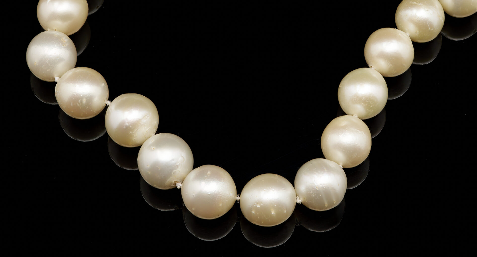 Lot 677: 18" Cultured Pearl Necklace with 14K Gold & Pearl Earrings