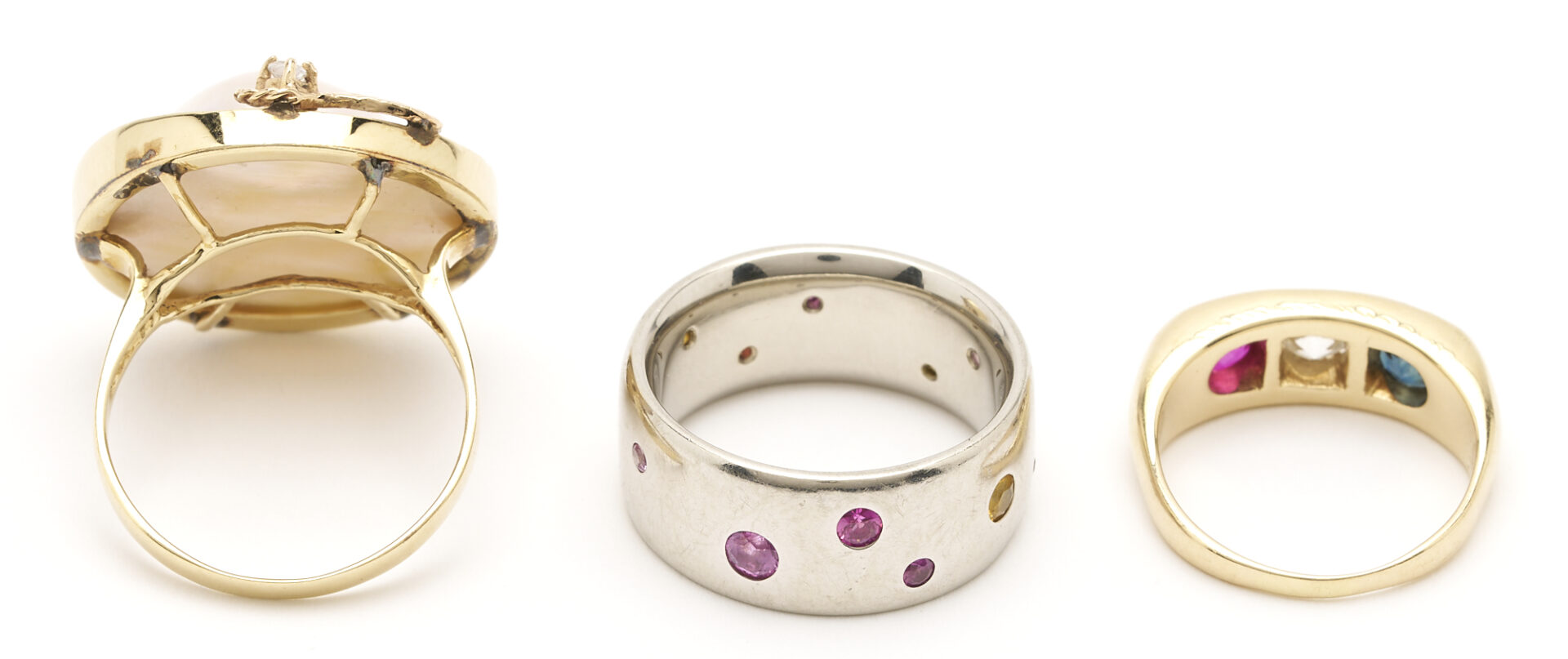 Lot 678: Group of 3 Gold & Gemstone Rings