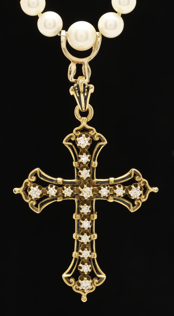 Lot 694: Graduated Pearl Necklace with 14K & Diamond Cross Pendant