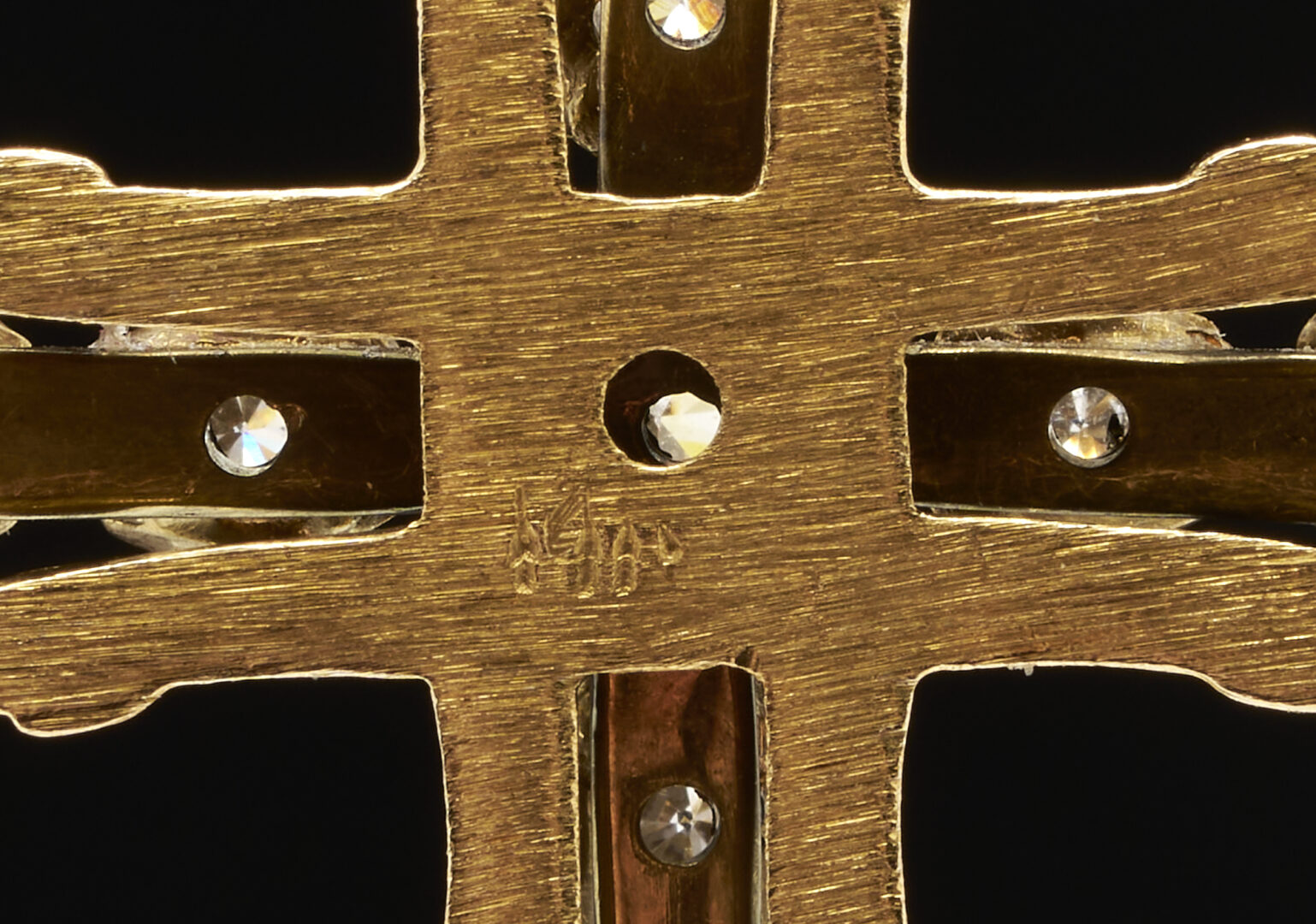 Lot 694: Graduated Pearl Necklace with 14K & Diamond Cross Pendant