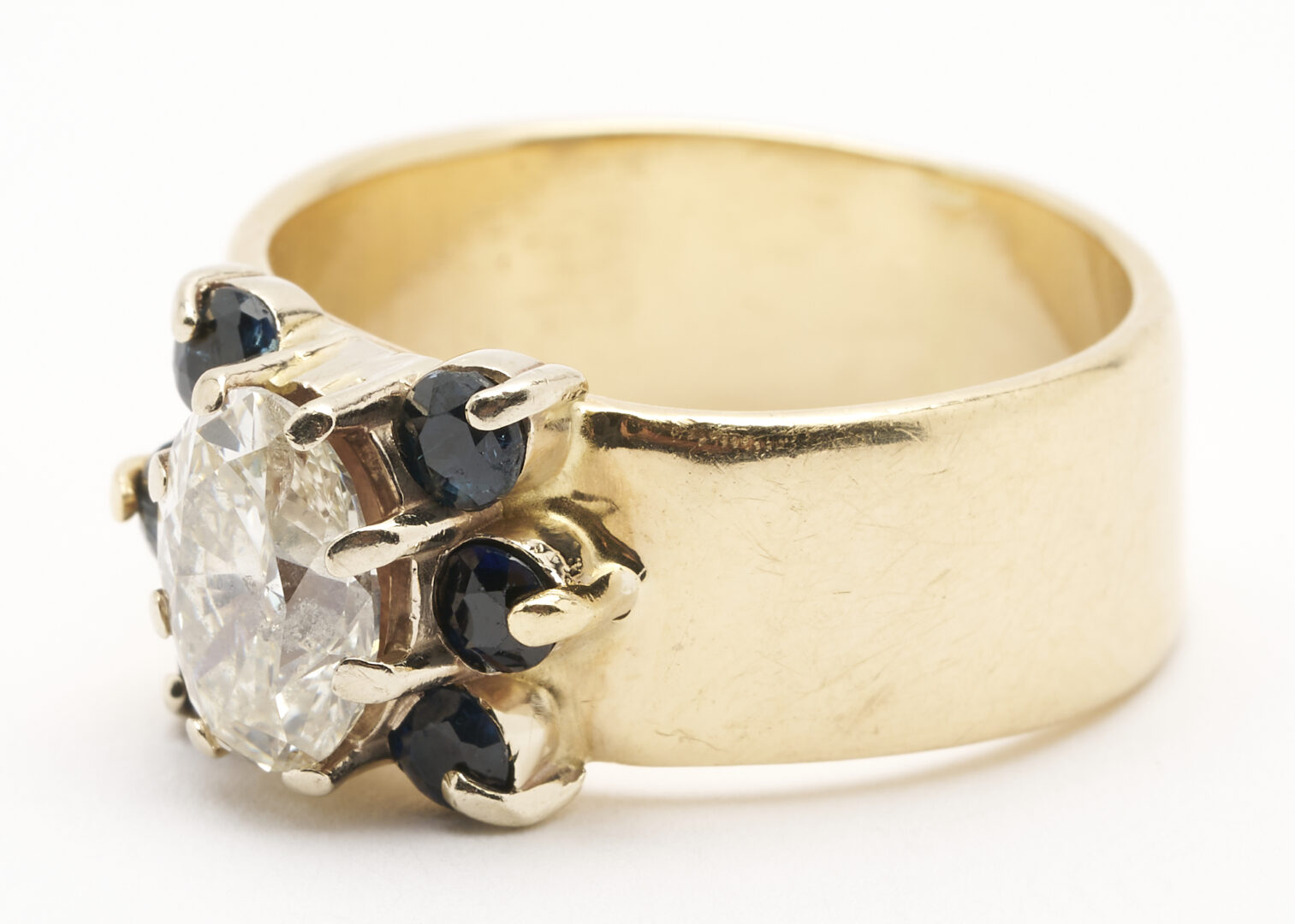 Lot 771: 14K Diamond & Sapphire Ring